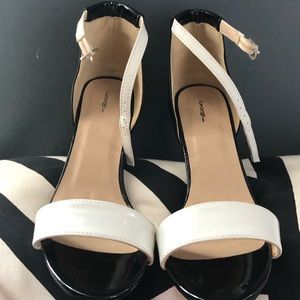 GEORGE Black and White